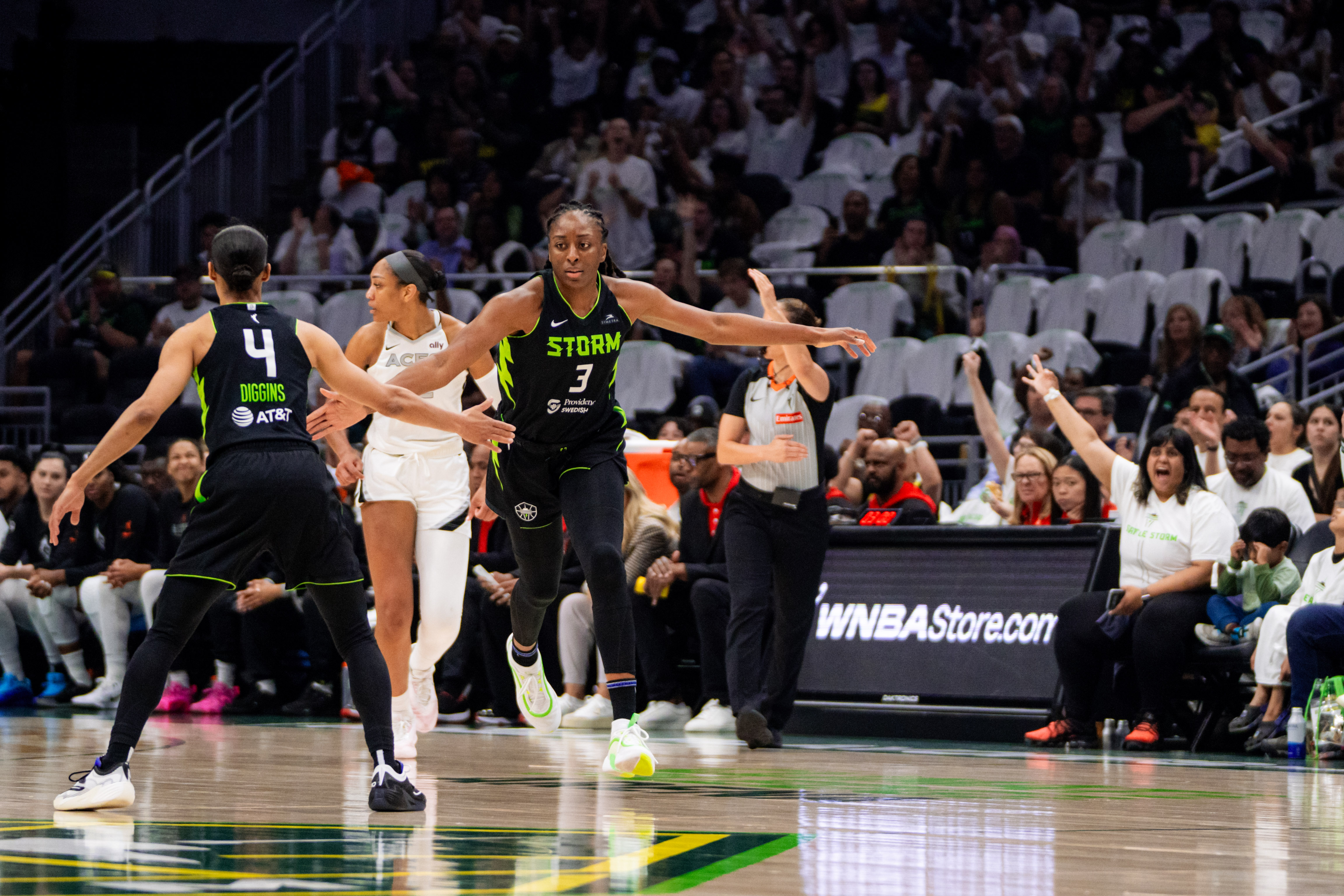 2025 WNBA Playoffs: Round 1 Game 2: Seattle vs Las Vegas, 86-83